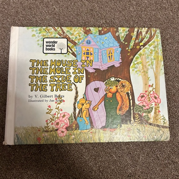 !!**KIDS BOOKS 4/$10**!! The House In The Hole In the Side Of The Tree 1973 - Picture 2 of 10